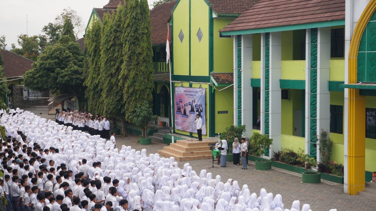 Empat Kandidat Ketua OSIS MAN Temanggung Sampaikan Visi dan Misi di Hadapan Siswa